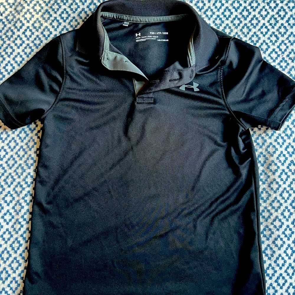 Under Armour, Youth X-small golf shirt, black.